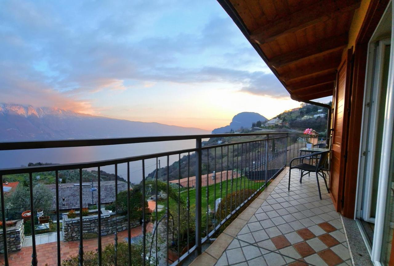Casa Elka Residence Lake View And Pool By Garda Domus Mea Pieve  エクステリア 写真